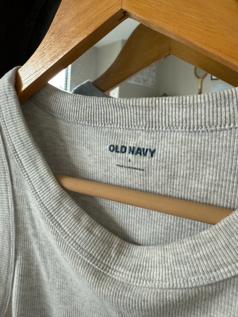 Old Navy Heather Gray Ribbed Tank Top Size L - Picture 3 of 4